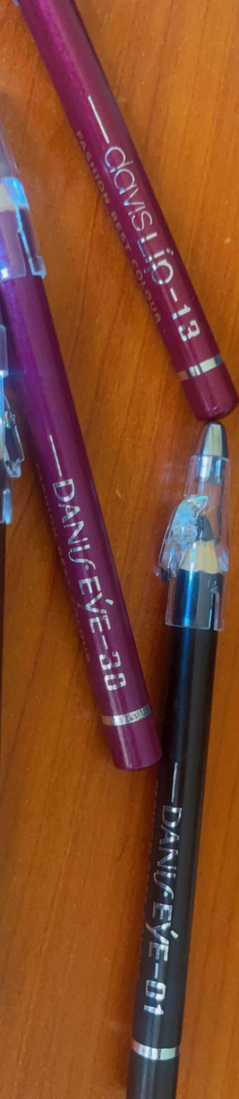 Davis lip liner