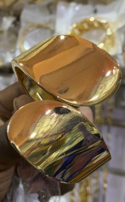 Bangle bracelet