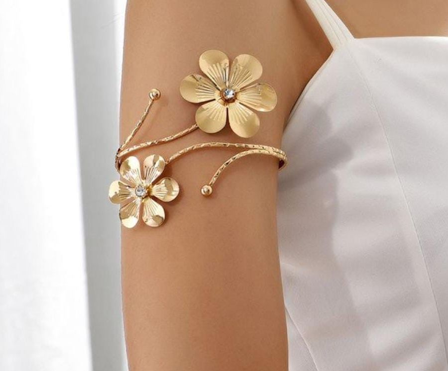 Arm cuff jewellery