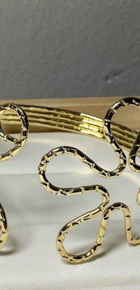 Arm cuff jewellery
