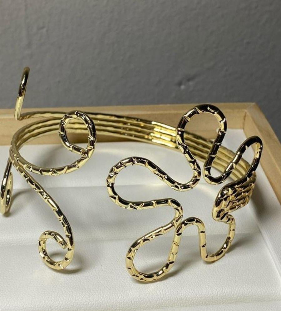 Arm cuff jewellery